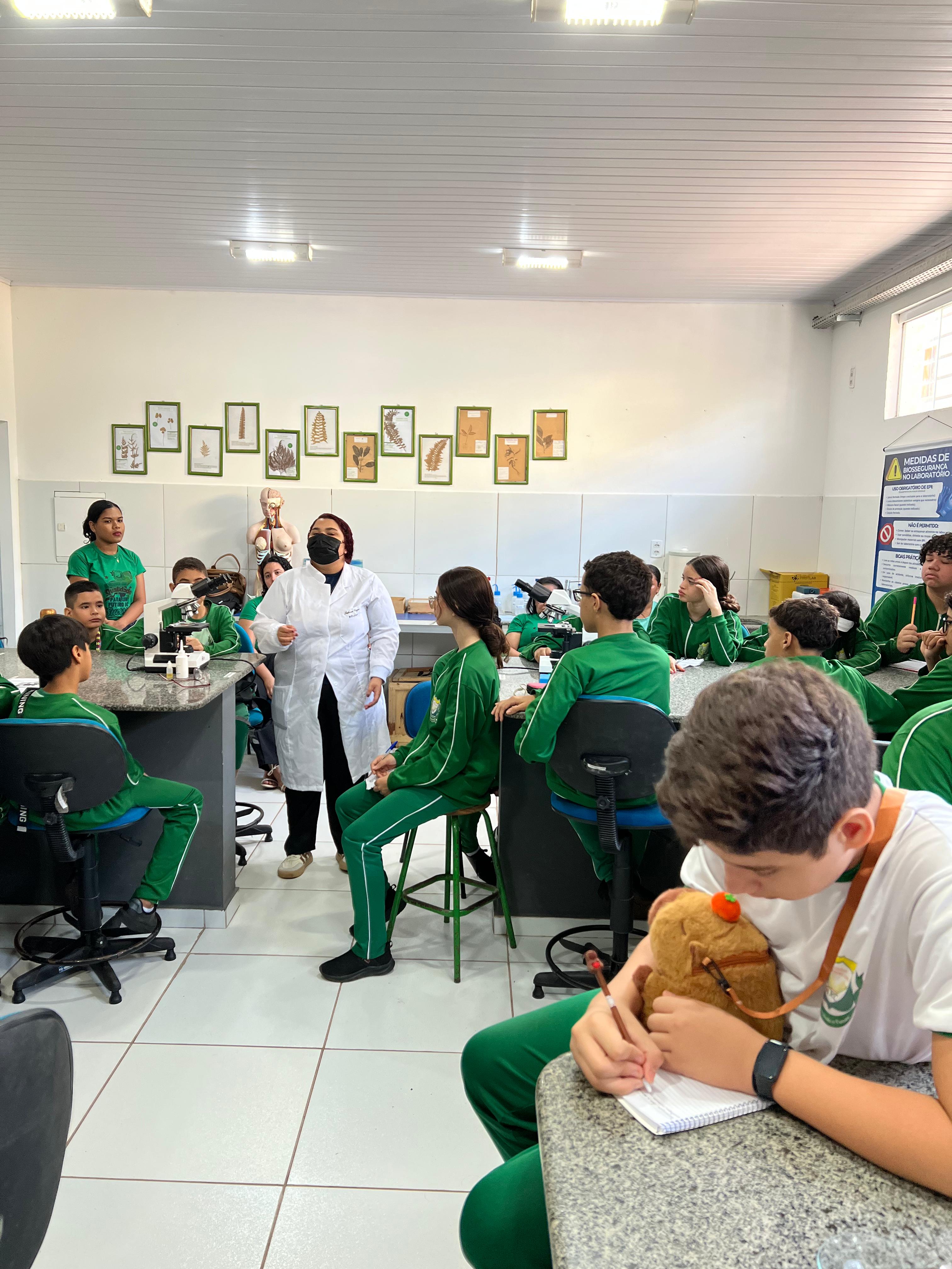 Grupo de alunos na UEMA